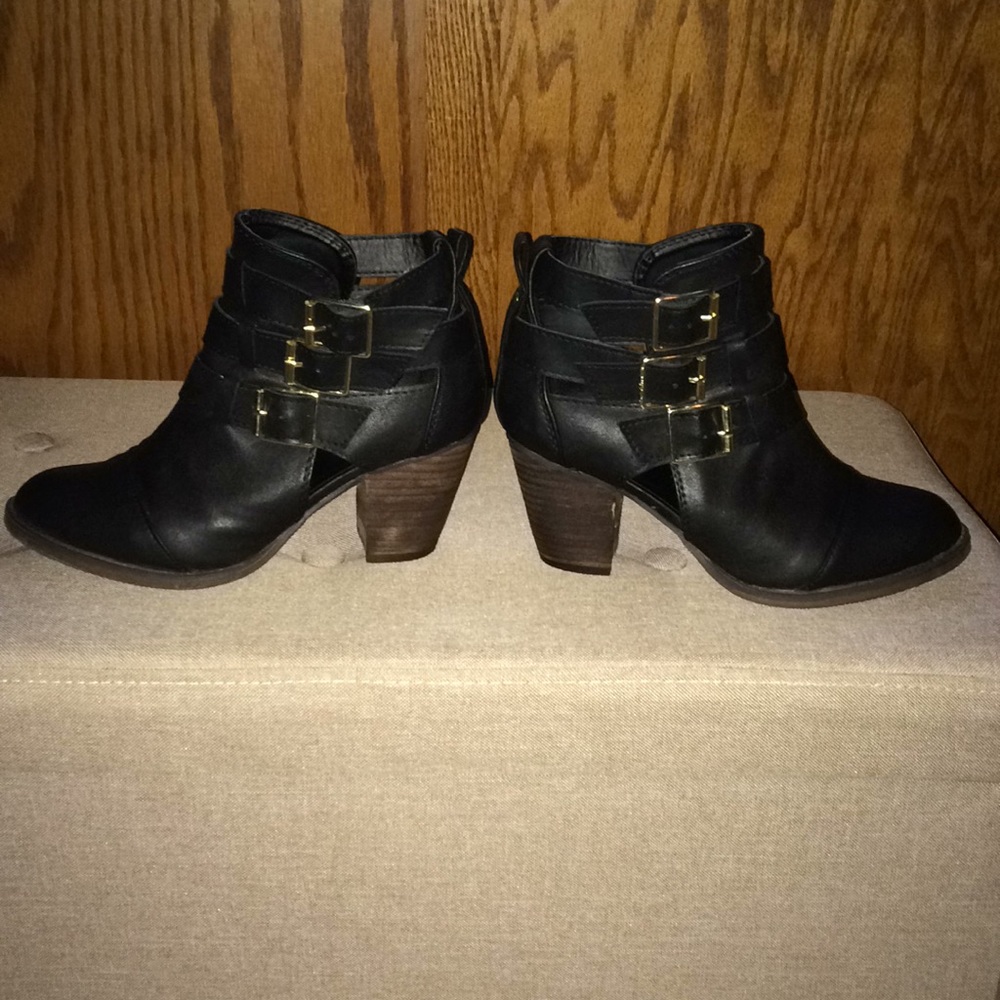 Triple Buckle Cute Ankle Boots